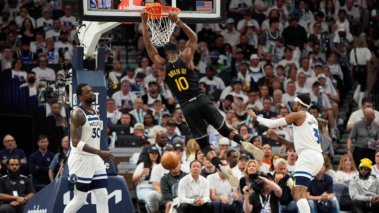 커리 부상 골든스테이트 PO 2라운드 1차전서 미네소타에 승리