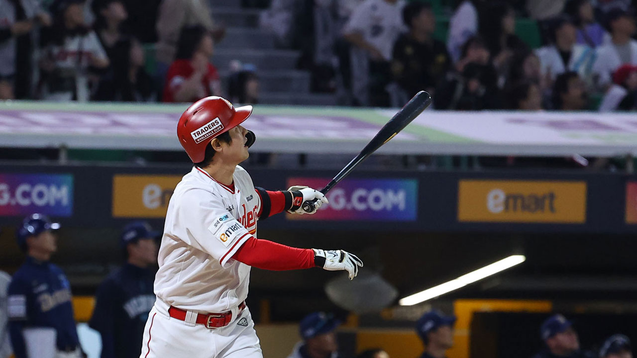 최정, 한국 프로야구 사상 첫 개인 통산 '500홈런' 대기록 세워