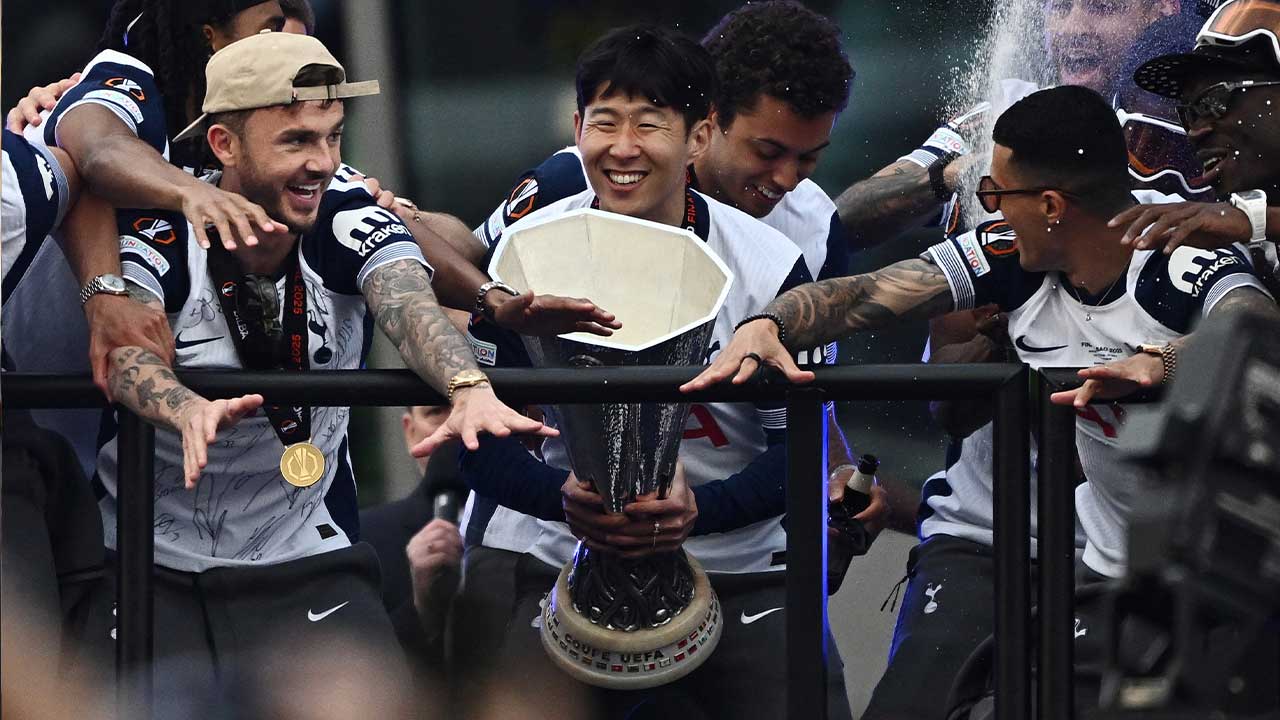 '발 부상' 손흥민, 6월 A매치 명단 포함‥전진우 깜짝 발탁 