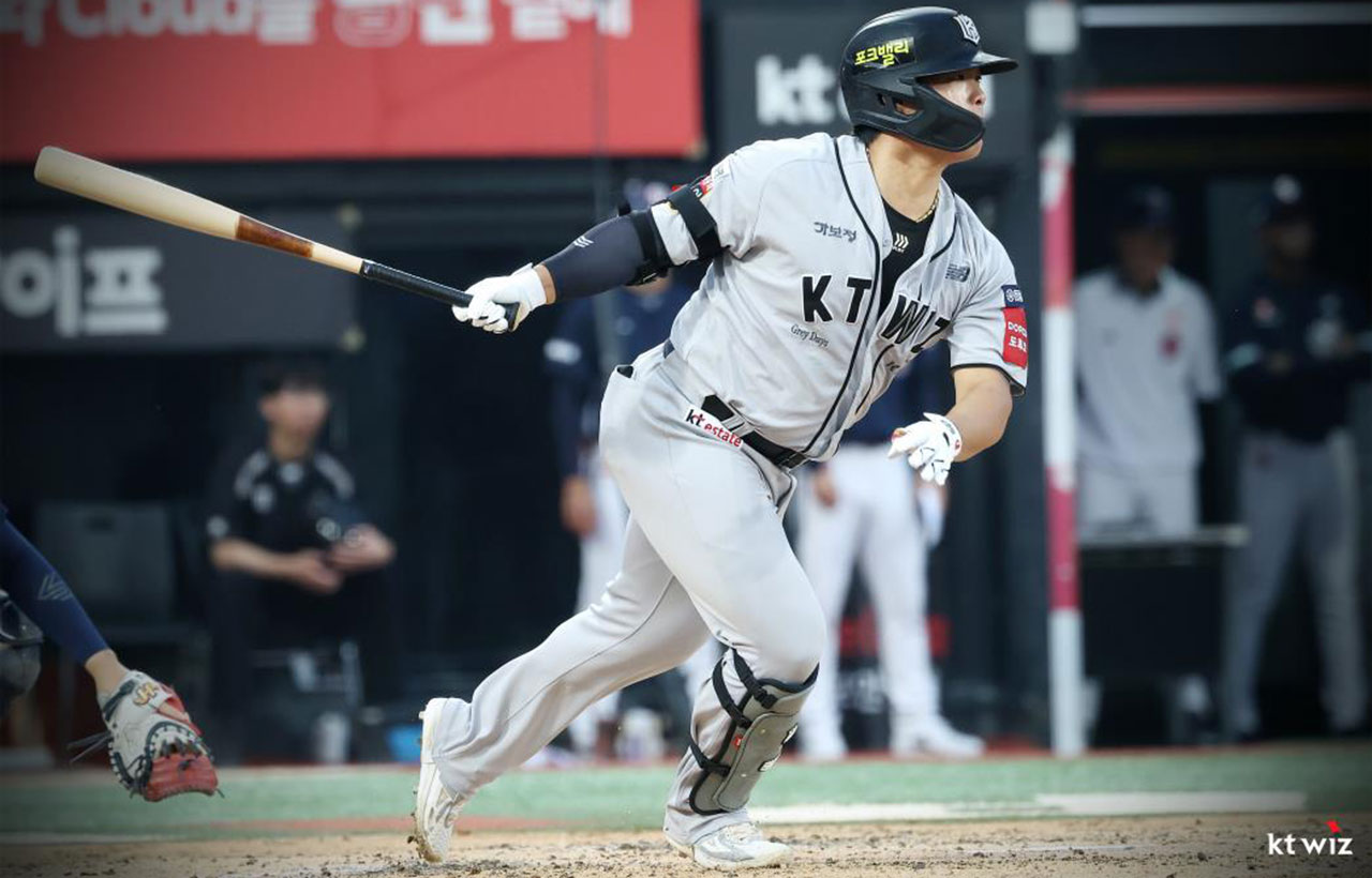 kt 강백호, 오른쪽 발목 인대 파열‥사실상 '전반기 아웃'