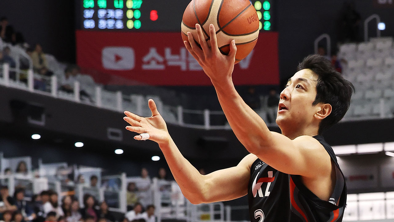 프로농구 'FA 최대어' 허훈, KCC로 전격 이적‥형 허웅과 한솥밥