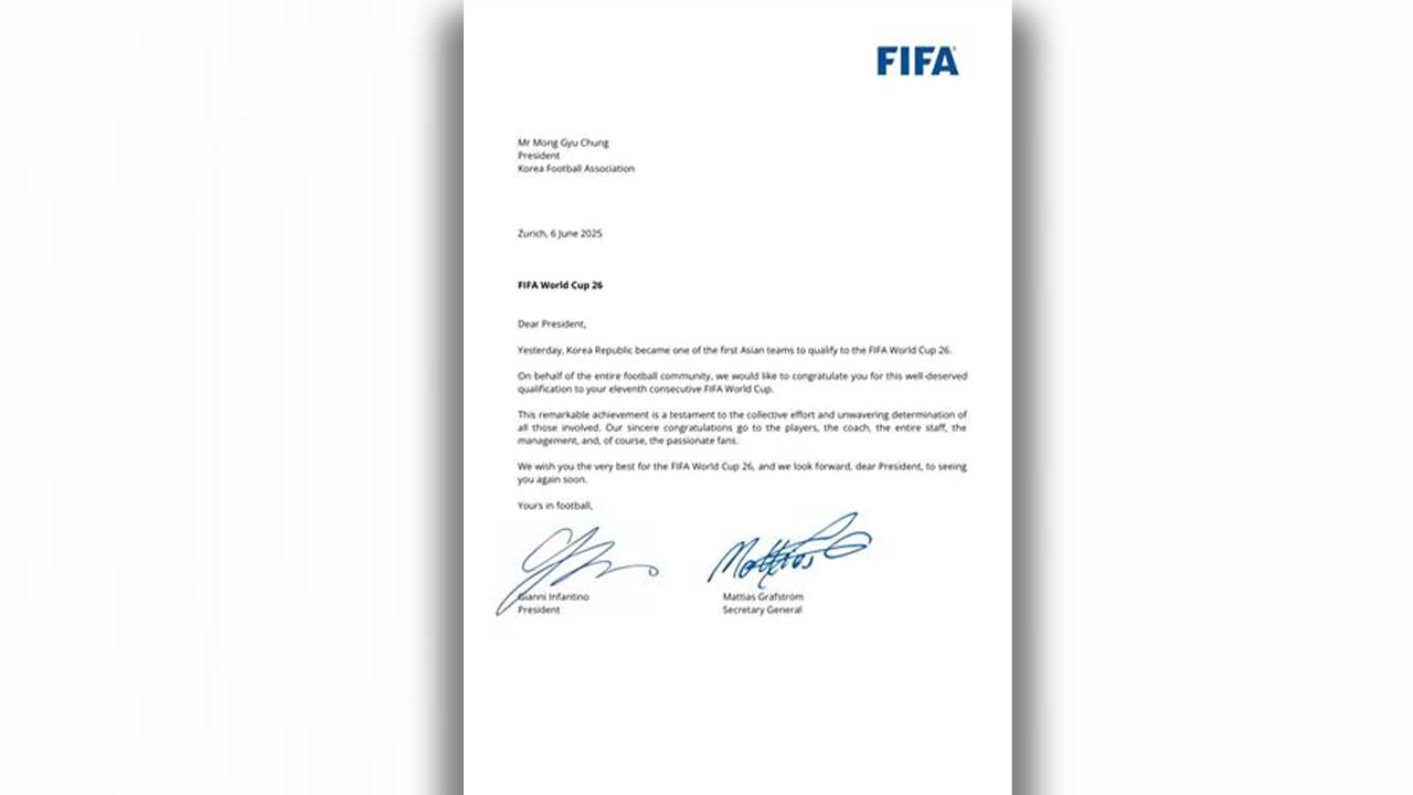 FIFA 인판티노 회장 축전 "한국 축구 11회 연속 월드컵 진출 자격 있어"