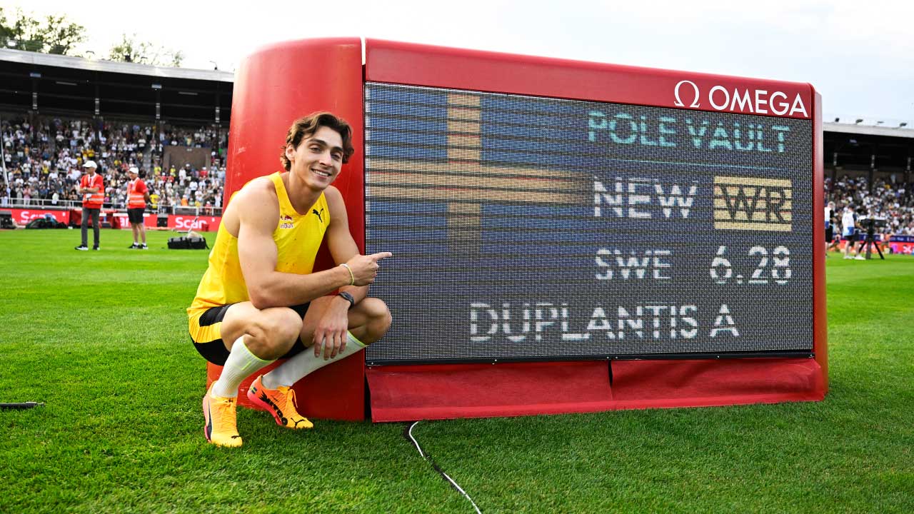 듀플랜티스, 남자 장대높이뛰기 '6m28'‥세계신기록 경신