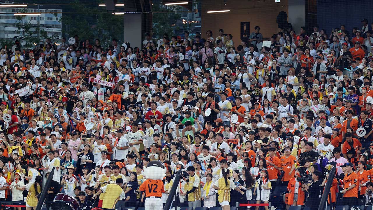 프로야구, 단일시즌 역대 최다 경기 매진 기록 달성