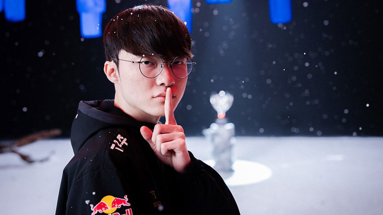 e스포츠 전설 '페이커' 이상혁, T1과 4년 재계약 체결