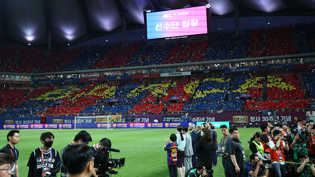 스페인 바르셀로나, FC서울에 7-3 대승‥'야말·토레스 멀티골'