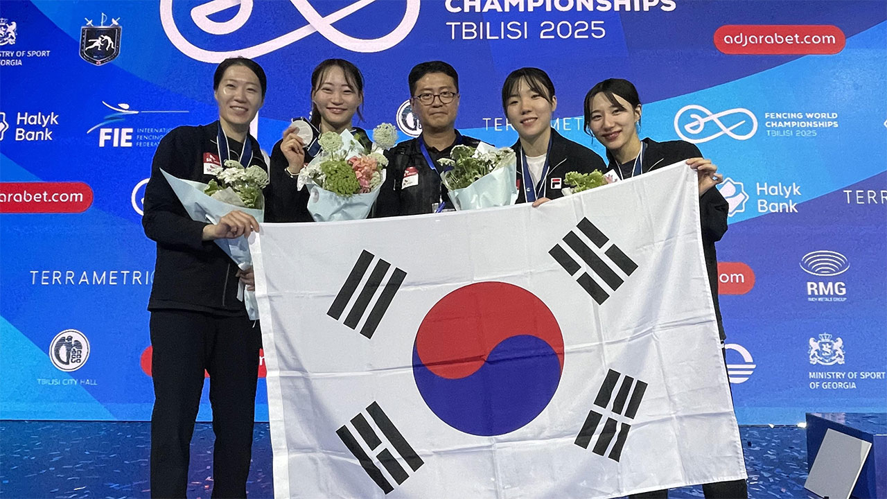 펜싱 여자 사브르 대표팀, 세계선수권 단체전 은메달 획득