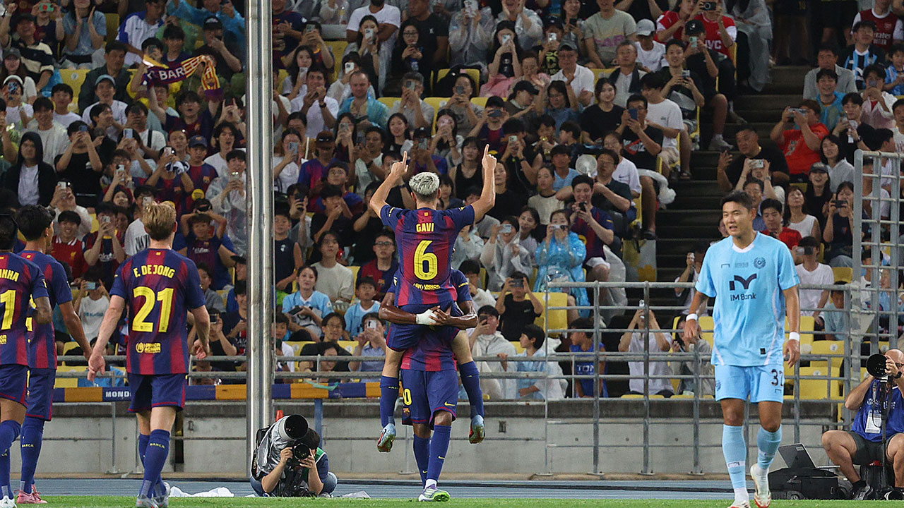 바르셀로나, 대구FC 상대로 5대0 완승‥가비 멀티골