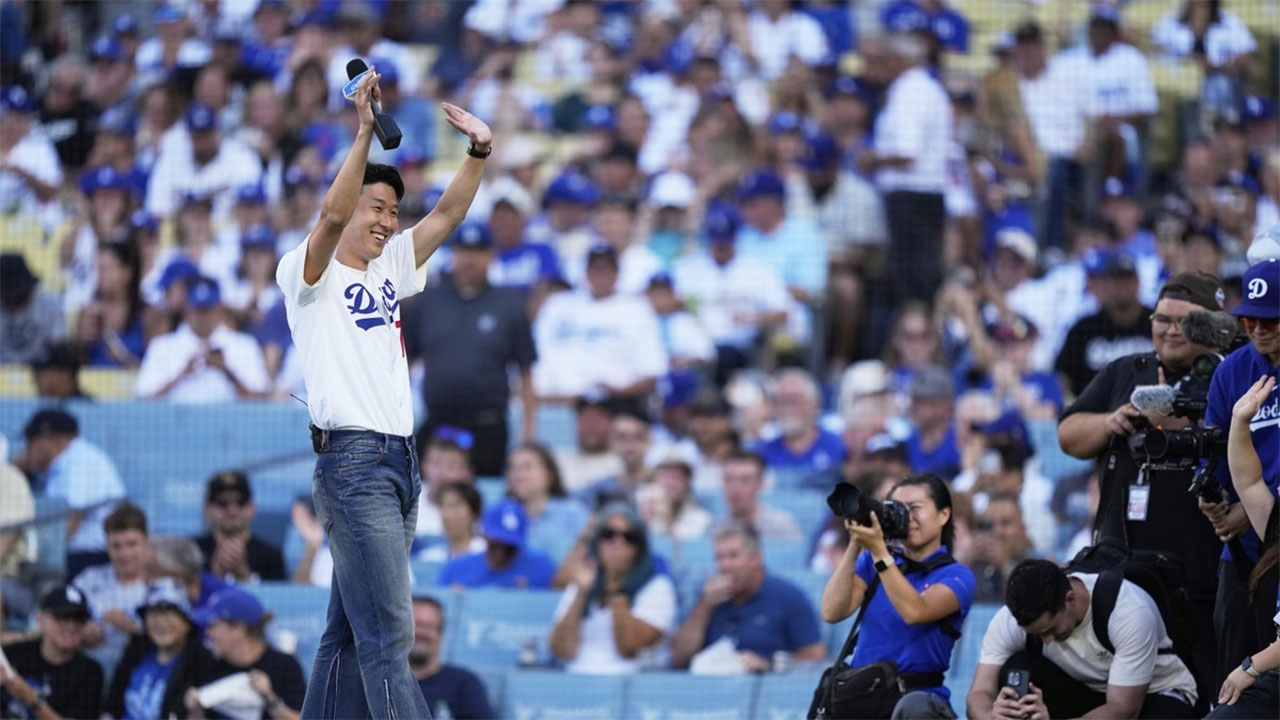 손흥민, LA다저스 홈경기 시구‥다저스는 4연승