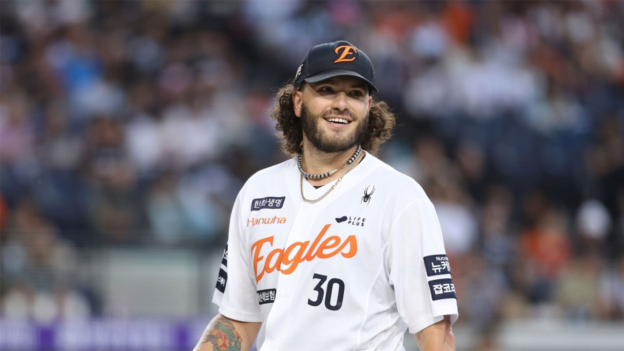 프로야구 한화 폰세, 한 시즌 최다 탈삼진 226개 신기록 달성