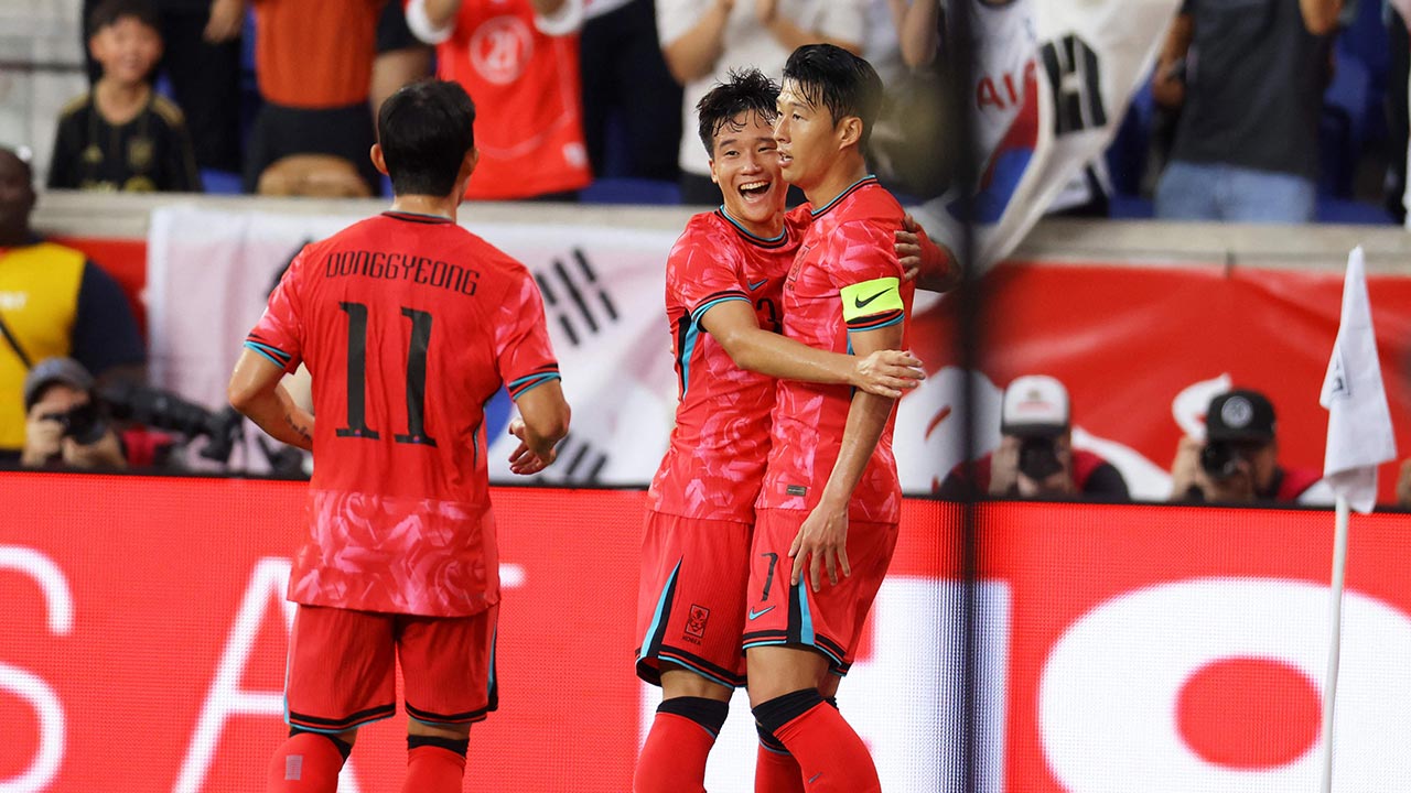 한국 2-0 미국 경기 사진