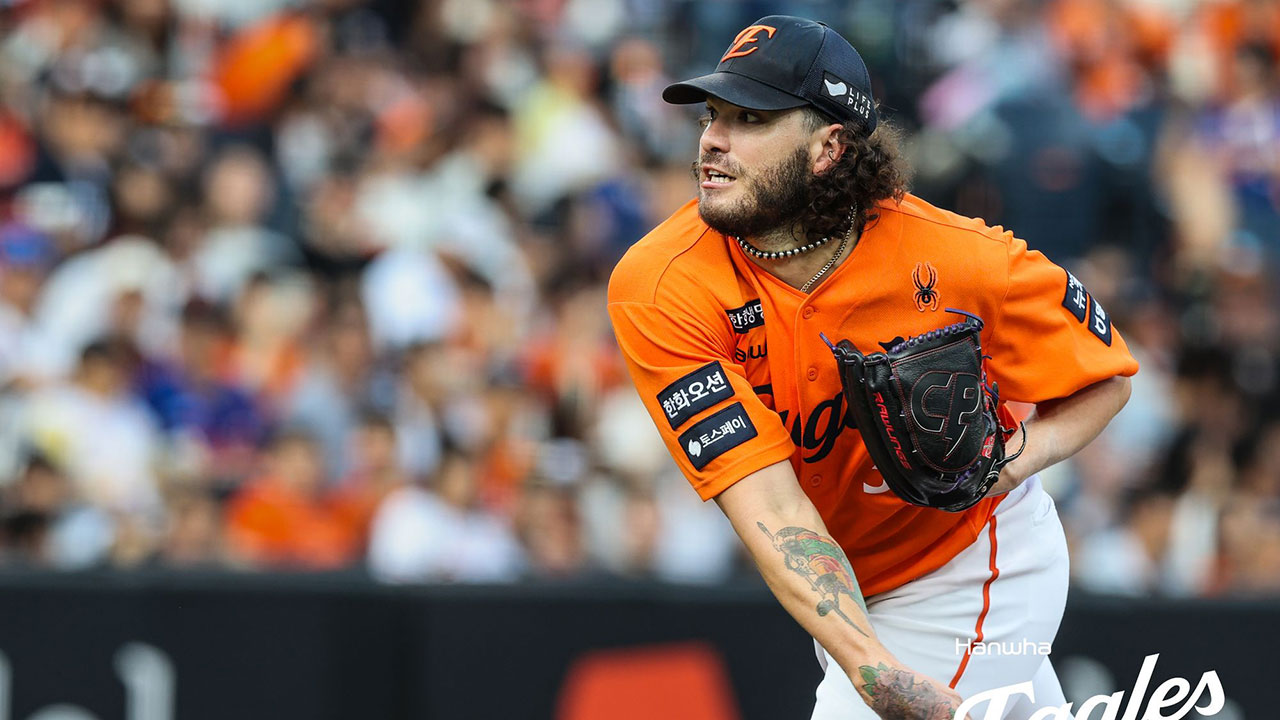 '폰세 17연승' 한화, 키움에 10-5 승리‥선두 LG와 2.5경기 차