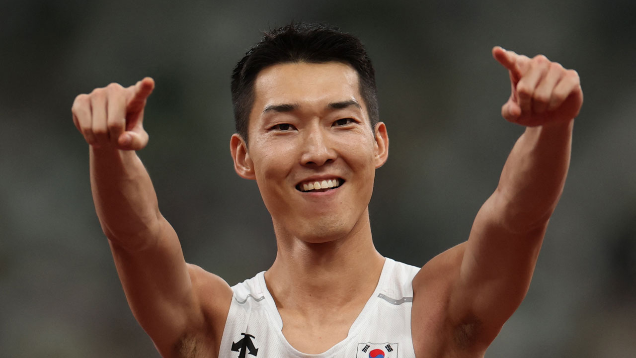 육상 높이뛰기 우상혁, 세계선수권 은메달··통산 2번째 메달