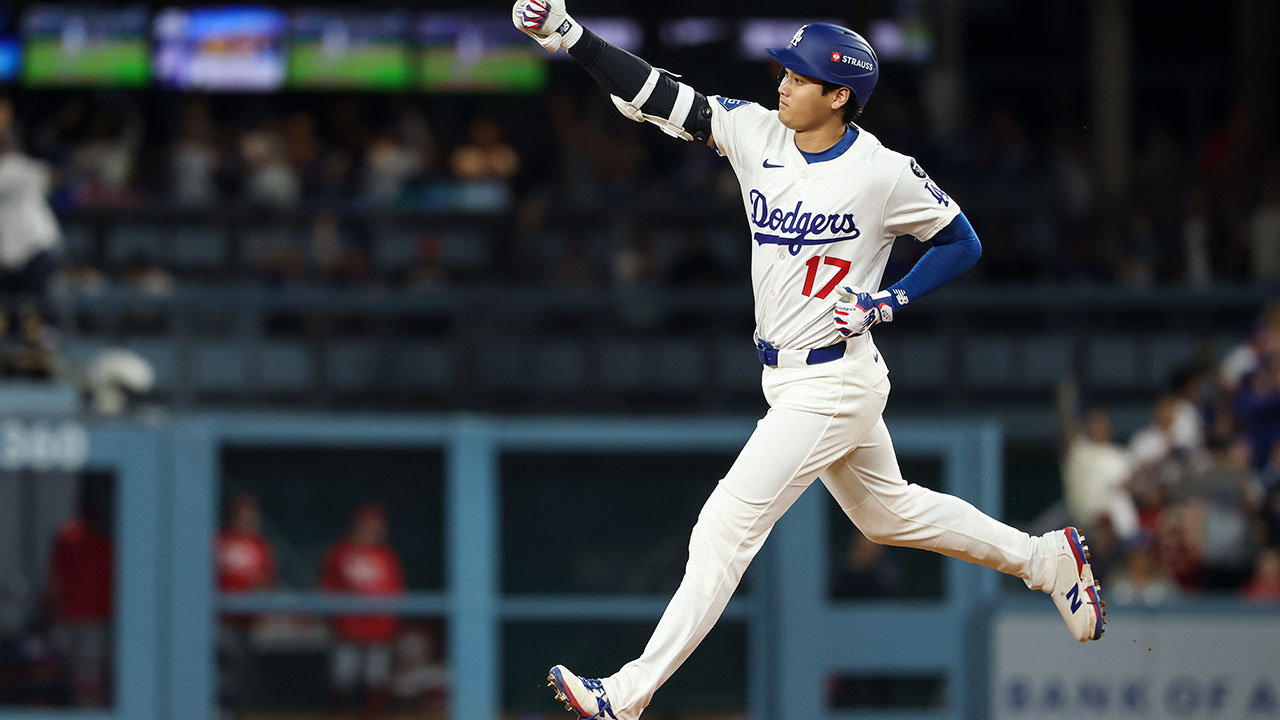 LA 다저스, 와일드카드 첫 경기 완승‥오타니, 가을야구 첫 멀티 홈런