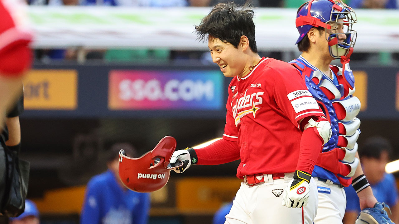 김성욱, 끝내기 홈런‥SSG, 삼성 꺾고 준PO 승부 원점