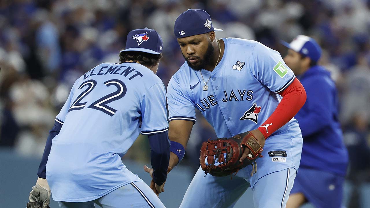 메이저리그 토론토, 월드시리즈 4차전서 반격‥시리즈 2승 2패