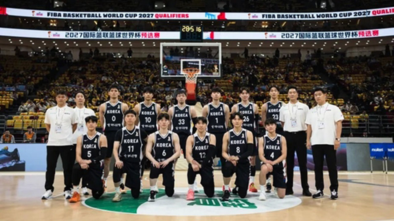 남자 농구대표팀, 중국 원정 7년 만에 승리..이현중 33점