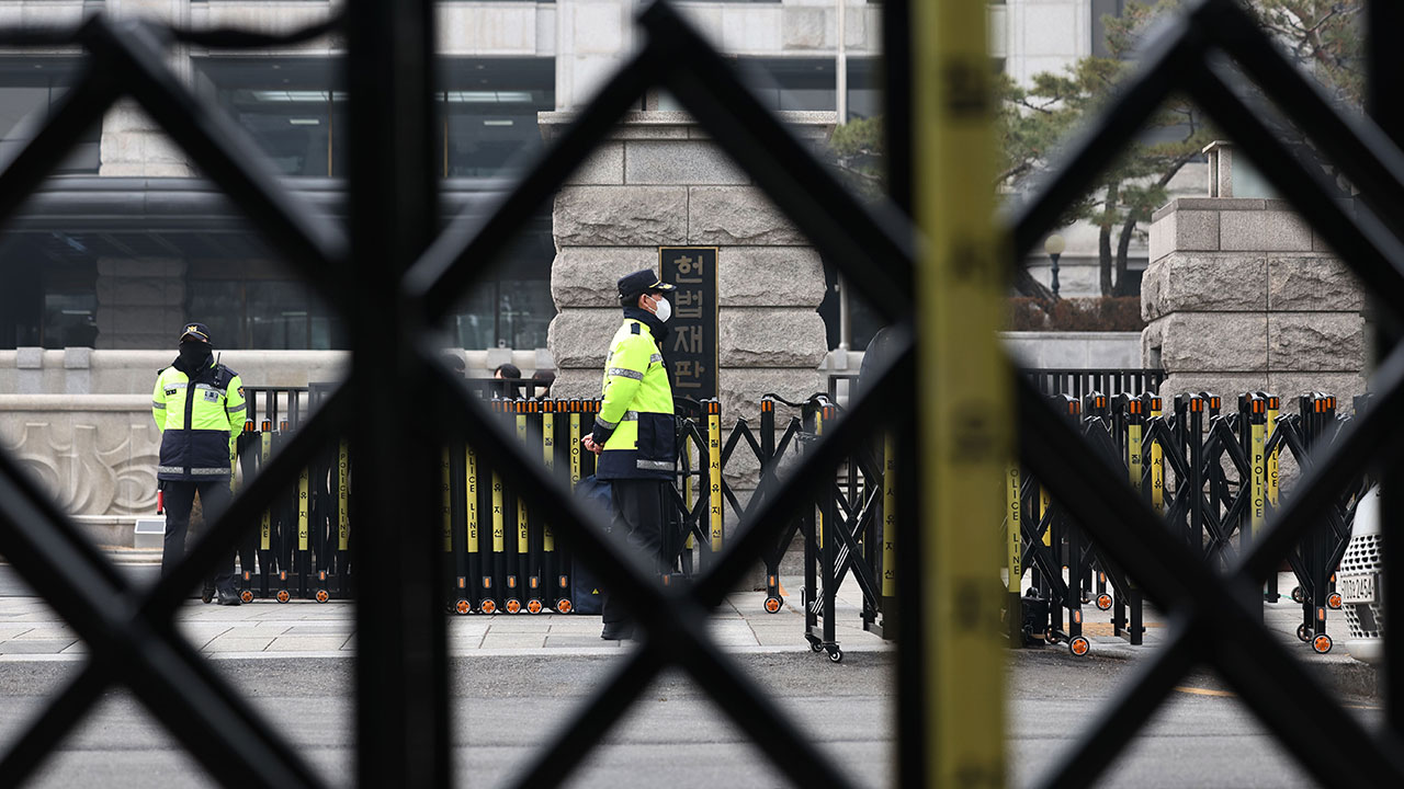 FT "한국 경제, 계엄 후폭풍·트럼프 2기 '이중 충격' 직면"