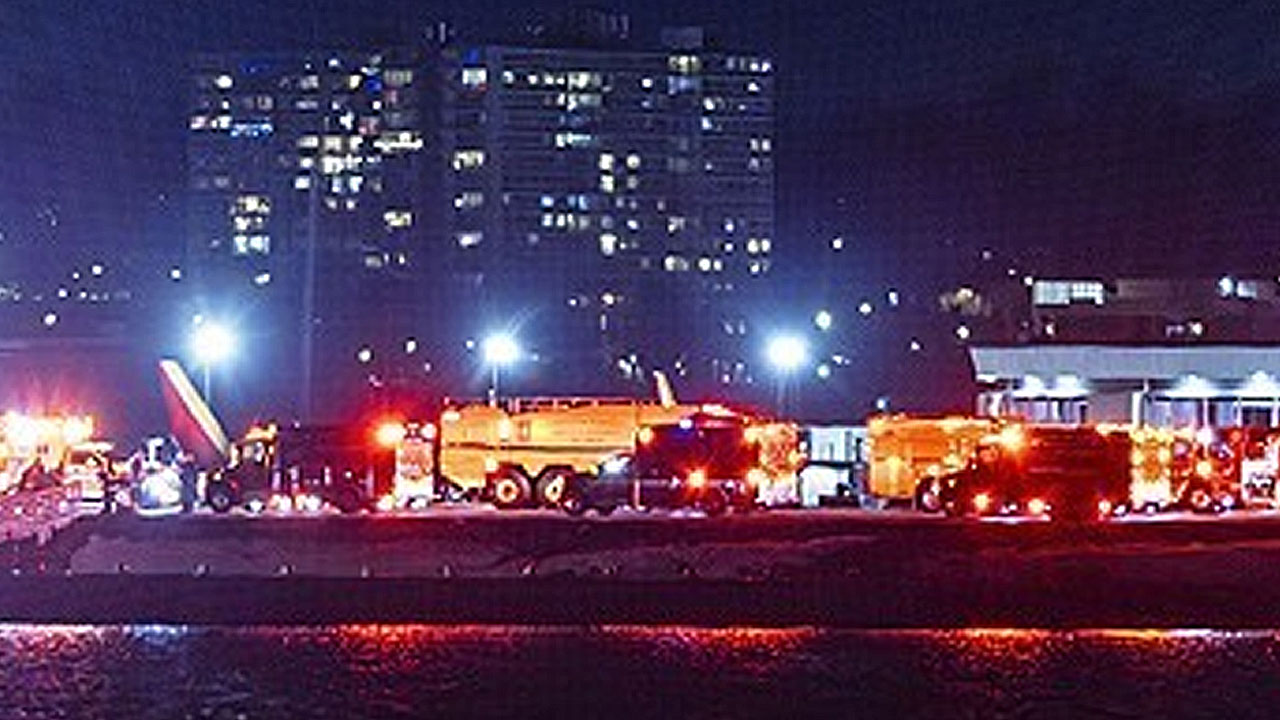 미 워싱턴 인근 여객기군헬기 충돌 후 추락"67명 중 시신 18구 수습"