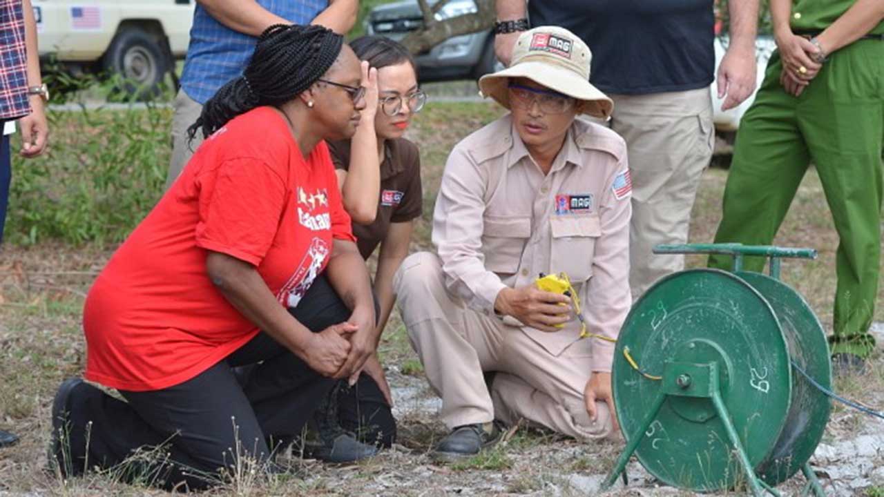 트럼프 해외원조 중단에 베트남전 고엽제 피해자 지원 끊겨