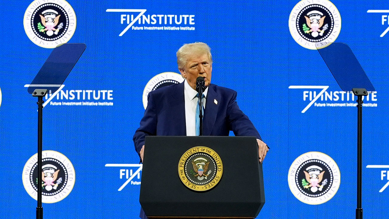 트럼프 "車·반도체·의약품·목재 등의 관세, 한 달내 발표"