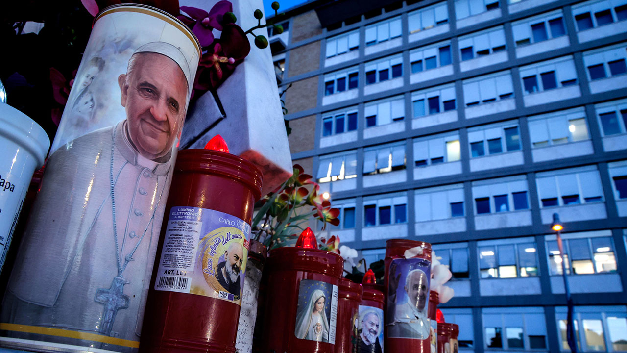 교황 병세 계속 위중‥폐렴→패혈증 번질 위험에 긴장 지속