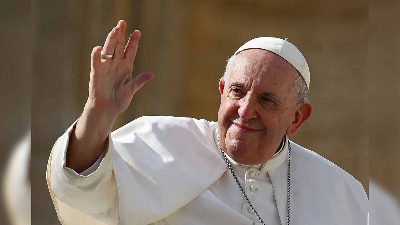 바티칸 "교황, 일시적 호흡 곤란 후 평온한 밤 보내"