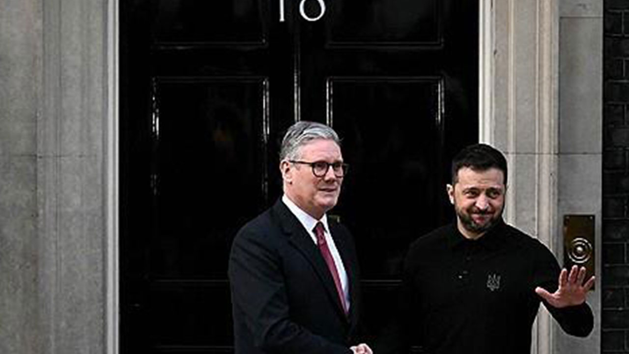 트럼프와 설전 후 런던 찾은 젤렌스키‥"영국 지원 믿는다"