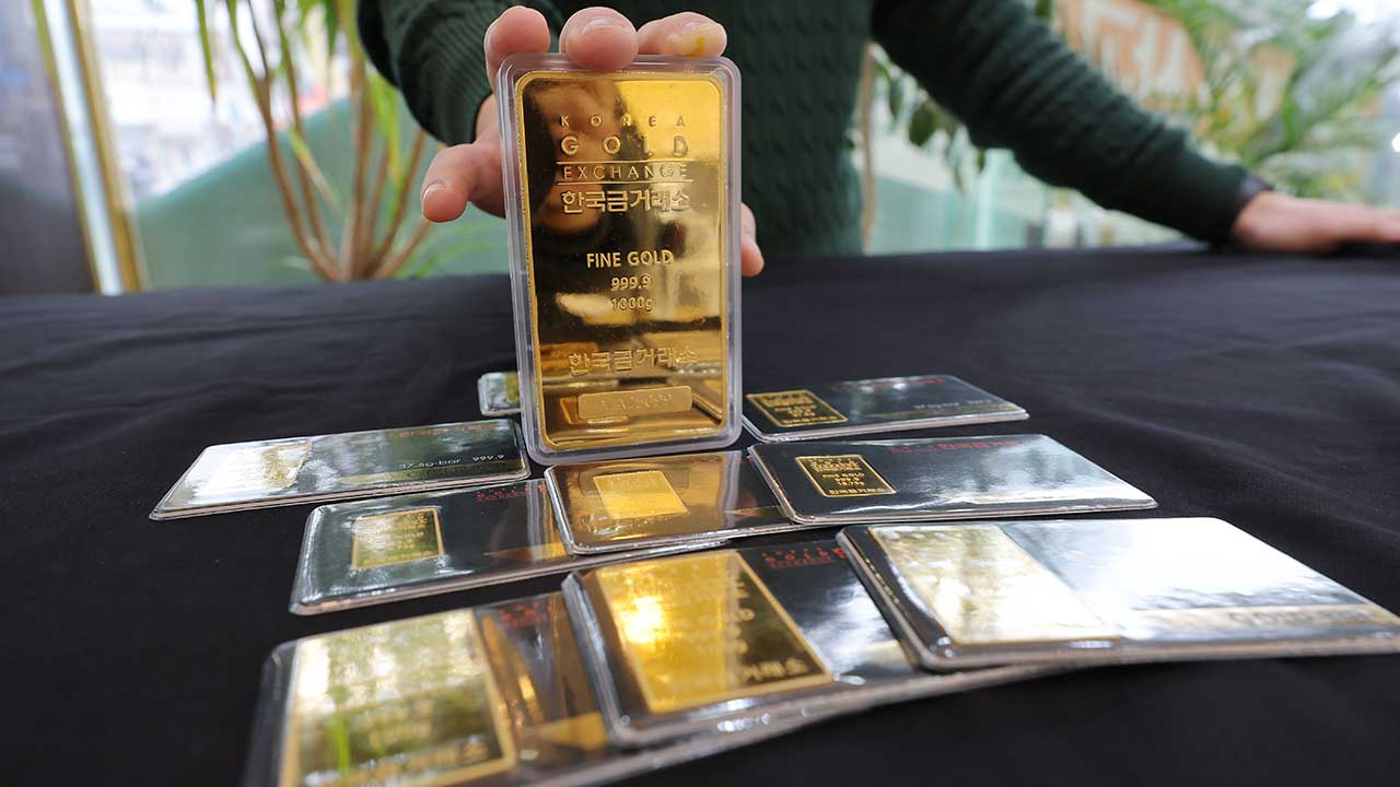 국제 금값, 관세전쟁 우려에 첫 3천 달러 돌파