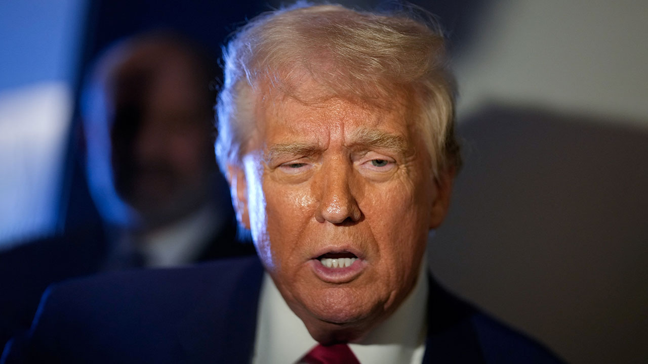 트럼프, 중국의 34% '보복 관세'에 "플레이 잘못하고 있다"