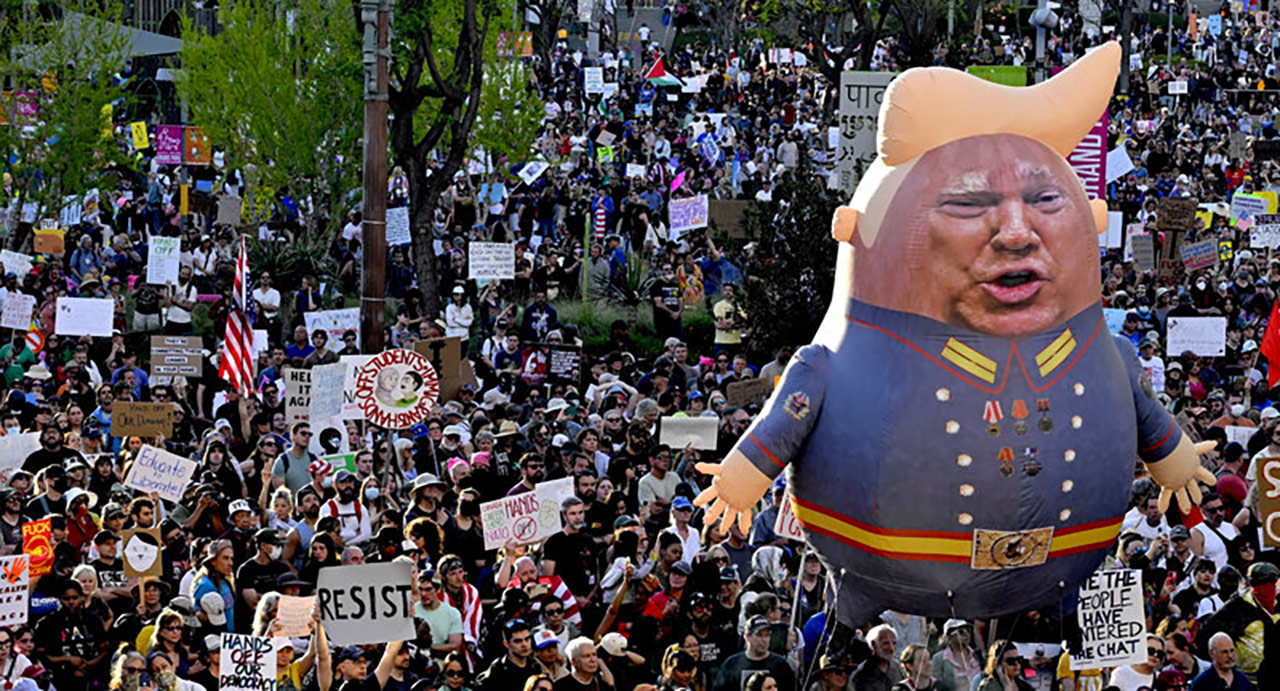 시위대 보란 듯이 골프 영상 올린 트럼프 "굿 샷!" [World Now]