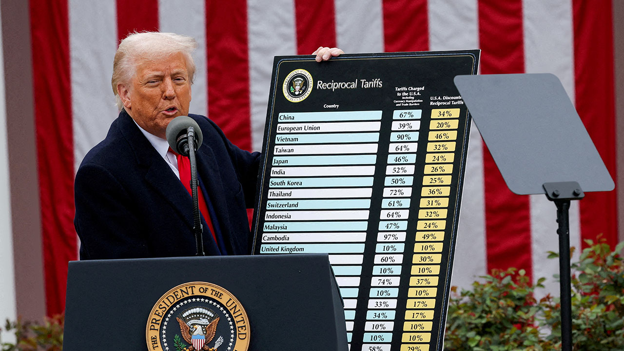 중국 상무부, 트럼프 '50% 추가 관세' 경고에 "끝까지 맞설 것"