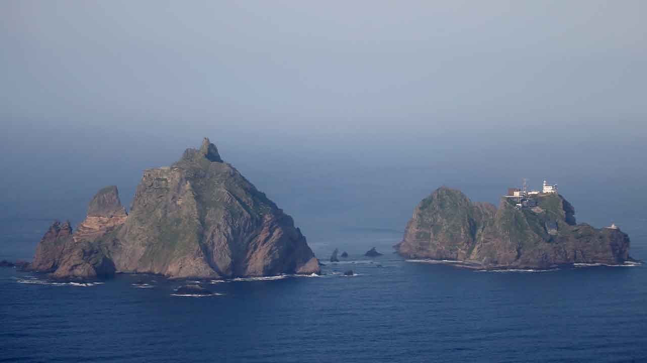 일 외교청서 "독도는 일본 땅‥징용 배상은 한국이 지급"