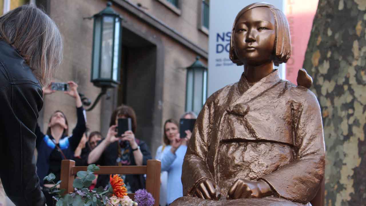 일 외무상, 독일 소녀상 설치에 "유감"‥철거 압박 시사