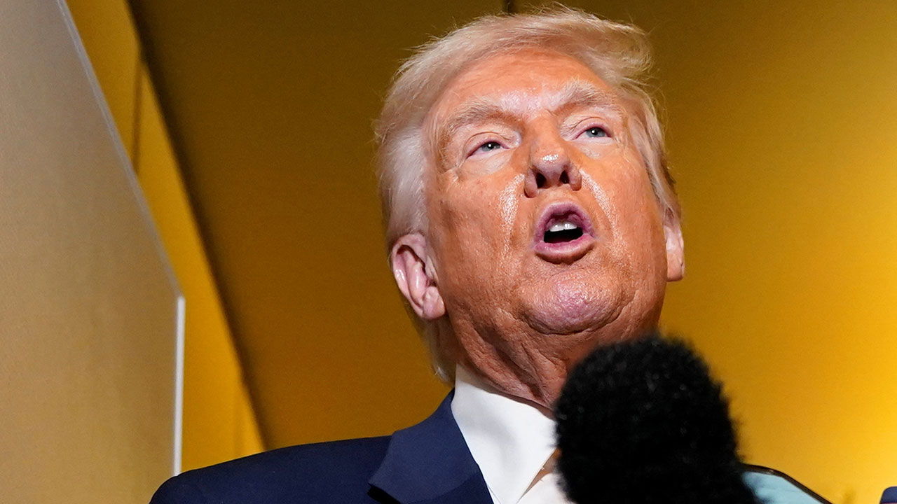 트럼프, 시사 프로그램 '60분' 불만 품고 CBS 폐업 위협