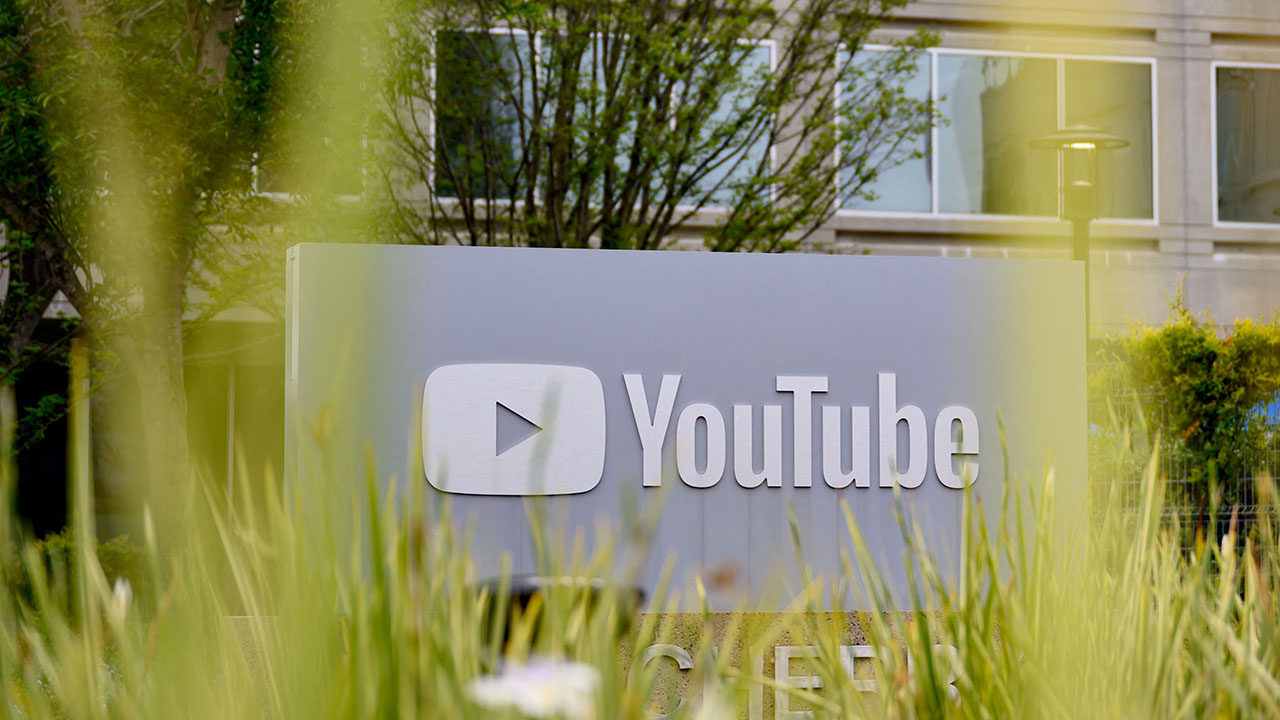 강남스타일·아기상어‥유튜브 20년 '중요 순간'에 선정돼