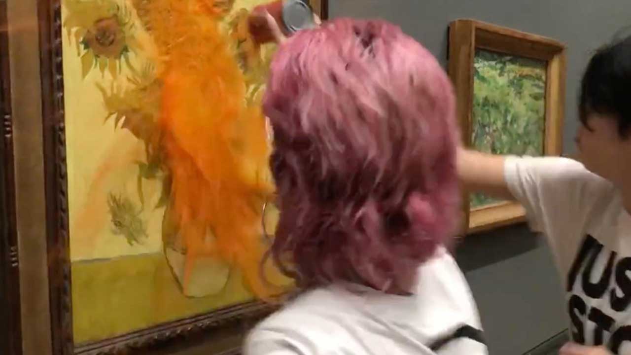 유적에 페인트칠 '악명' 英 환경단체 시위 중단키로