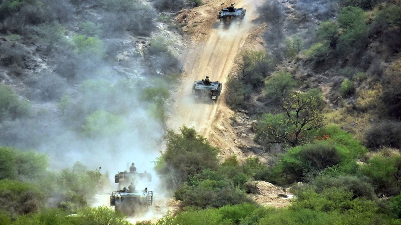 미국 부통령 "파키스탄, 자국내 활동 카슈미르 테러범 체포 도와야"