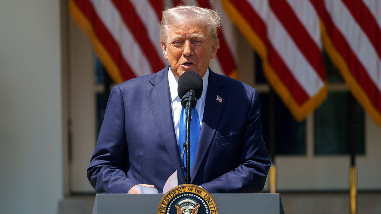 트럼프 "이란산 원유 구매하는 모든 국가·사람에 2차 제재"