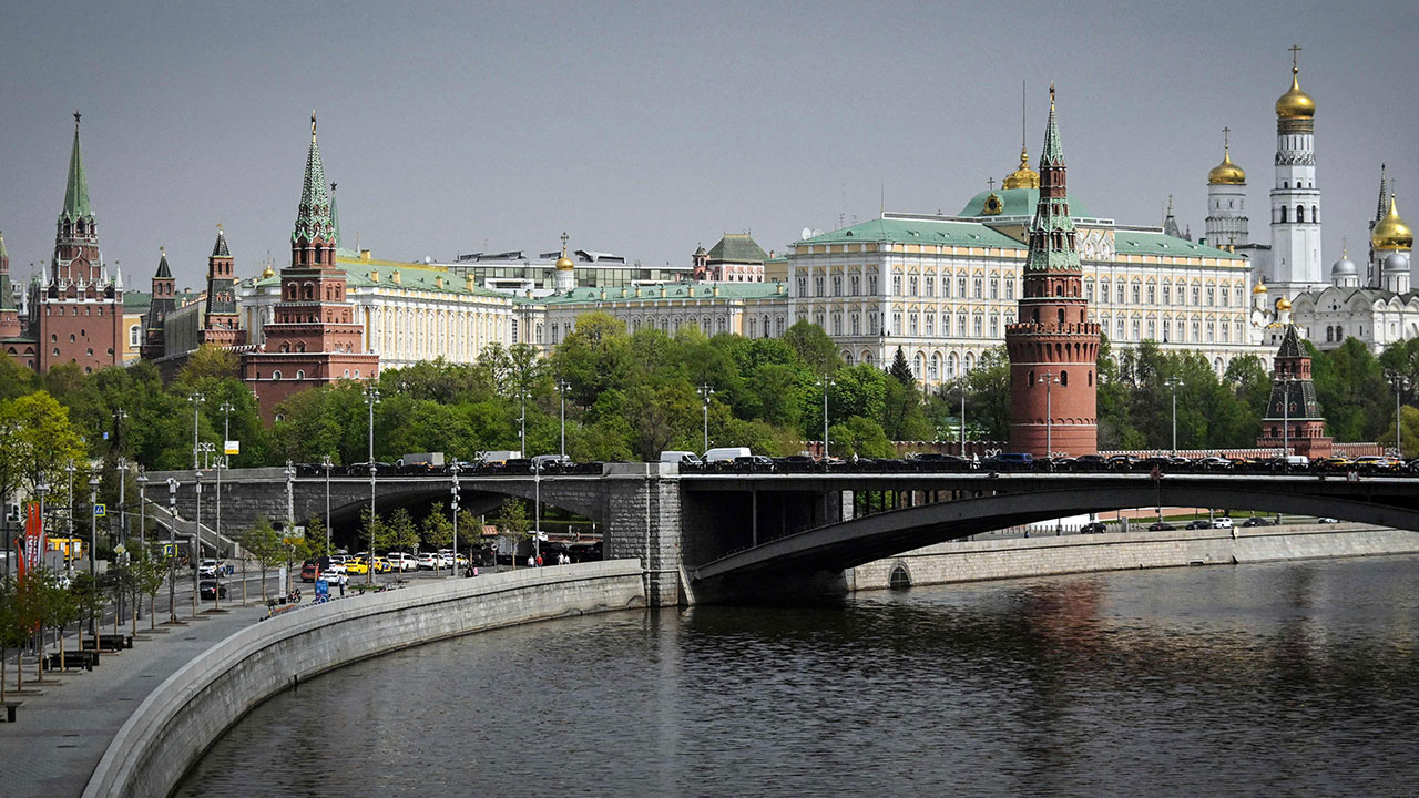 푸틴, 크렘린궁 내 거주 공간 공개‥냉장고도 열어