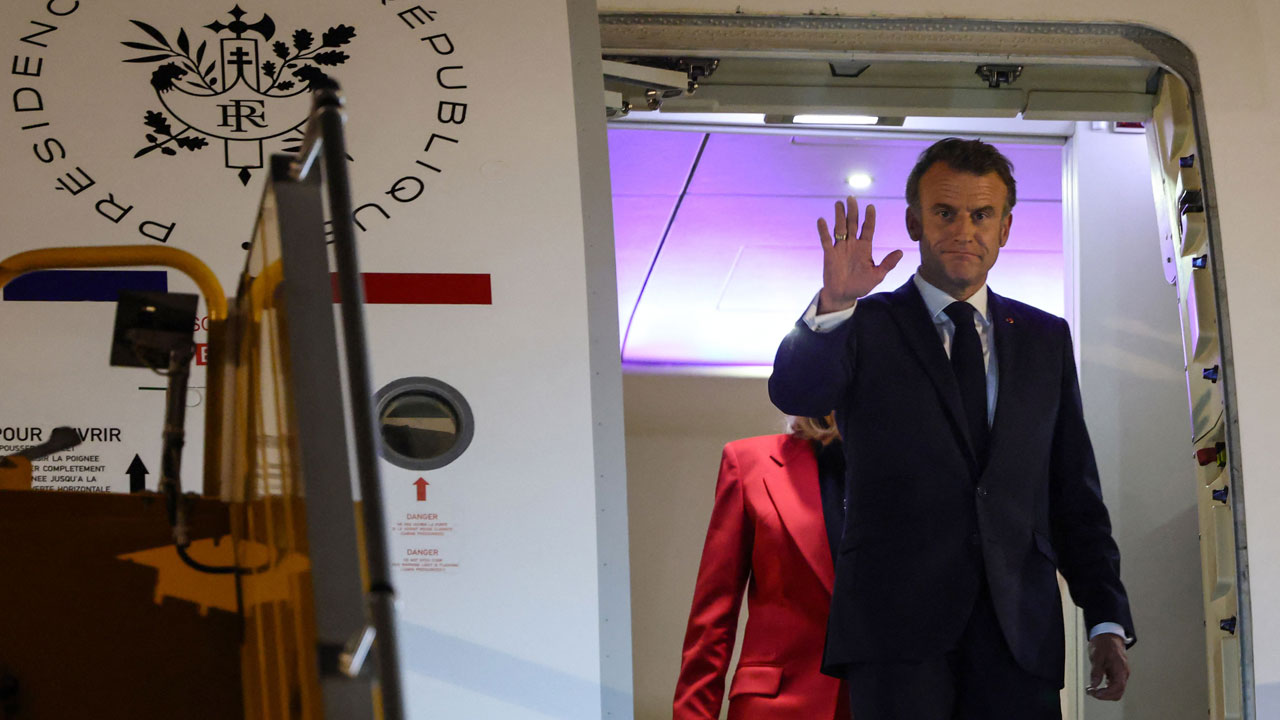 마크롱, 동남아 순방서 '프랑스 원전 세일즈'‥베트남 도착