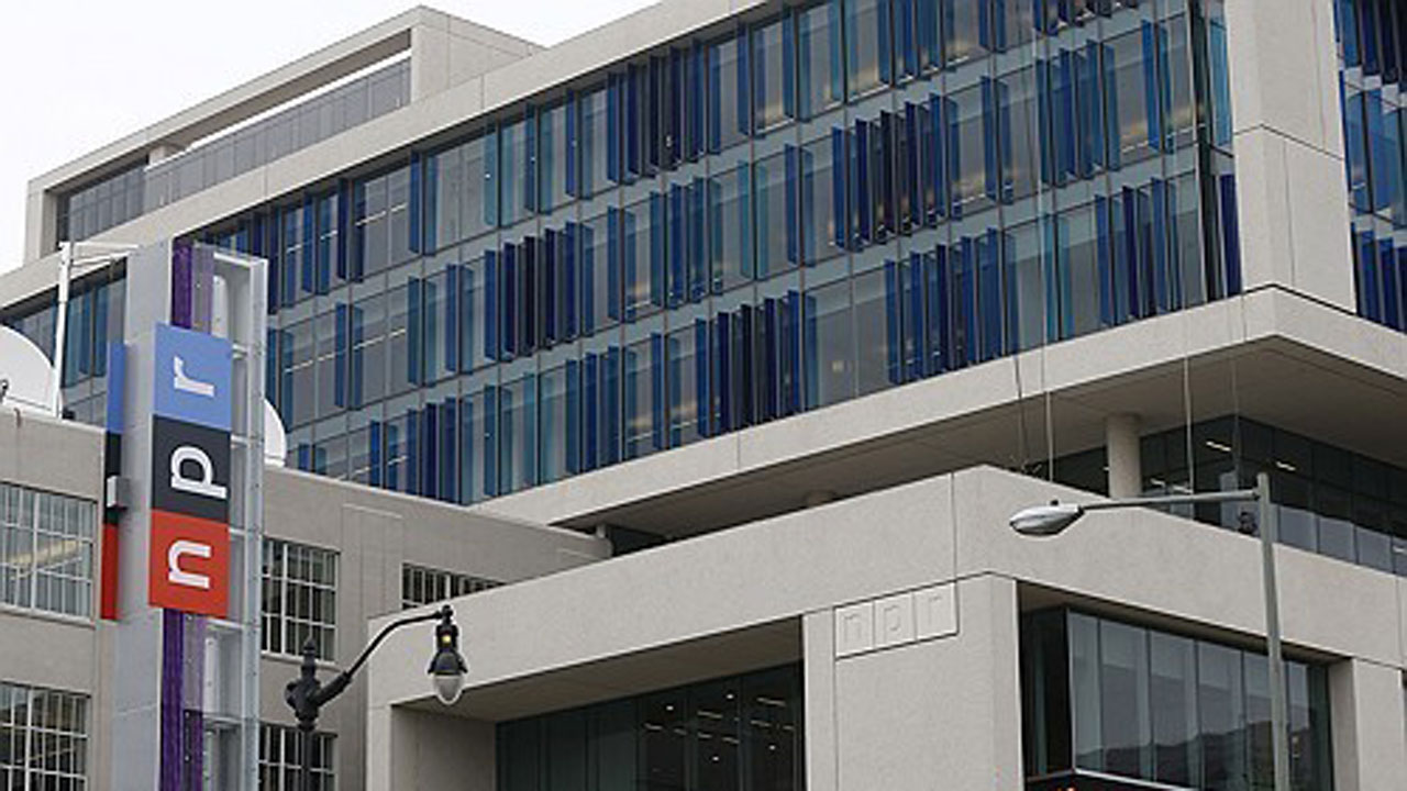 美NPR, 트럼프 지원 삭감에 소송‥"표현의 자유 침해"