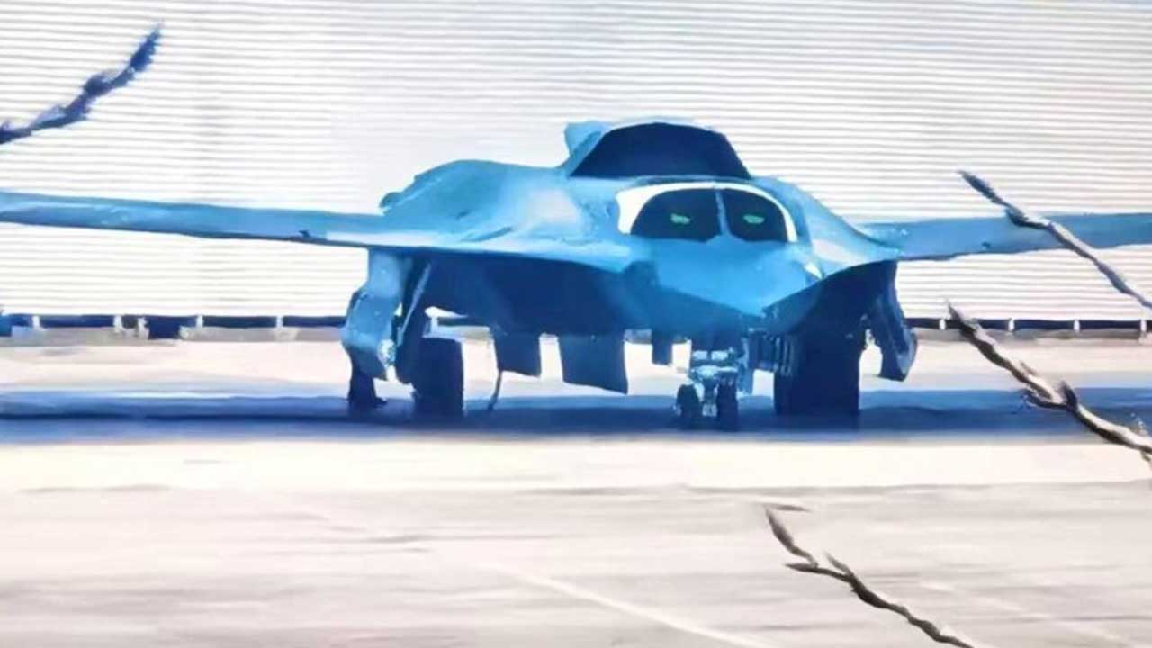 중국 6세대 전투기 정면사진 유출‥"장거리 스텔스 공격기 가능성"