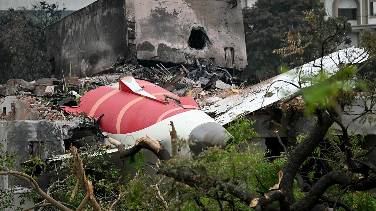 에어인디아 추락 사망자 274명으로 늘어‥블랙박스 회수