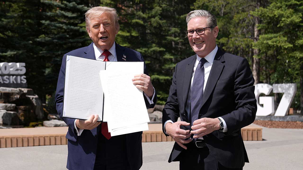 트럼프, 영국과 무역협정 서명‥상호관세 유예 이후 첫 체결