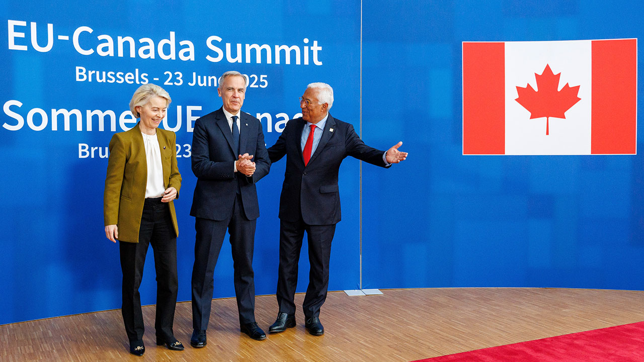 '트럼프 압박 동병상련' EU·캐나다, 안보파트너십 체결