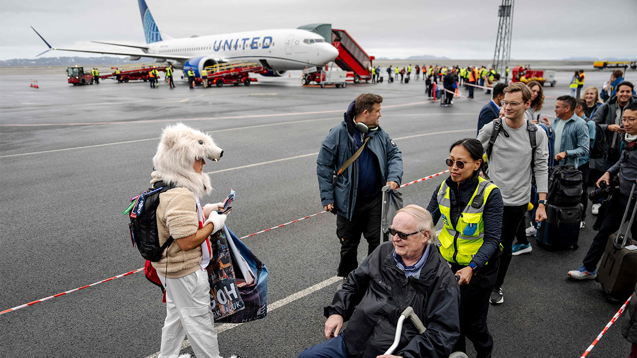 트럼프 편입 의사 밝힌 그린란드에 미국 항공사 직항 개설 
