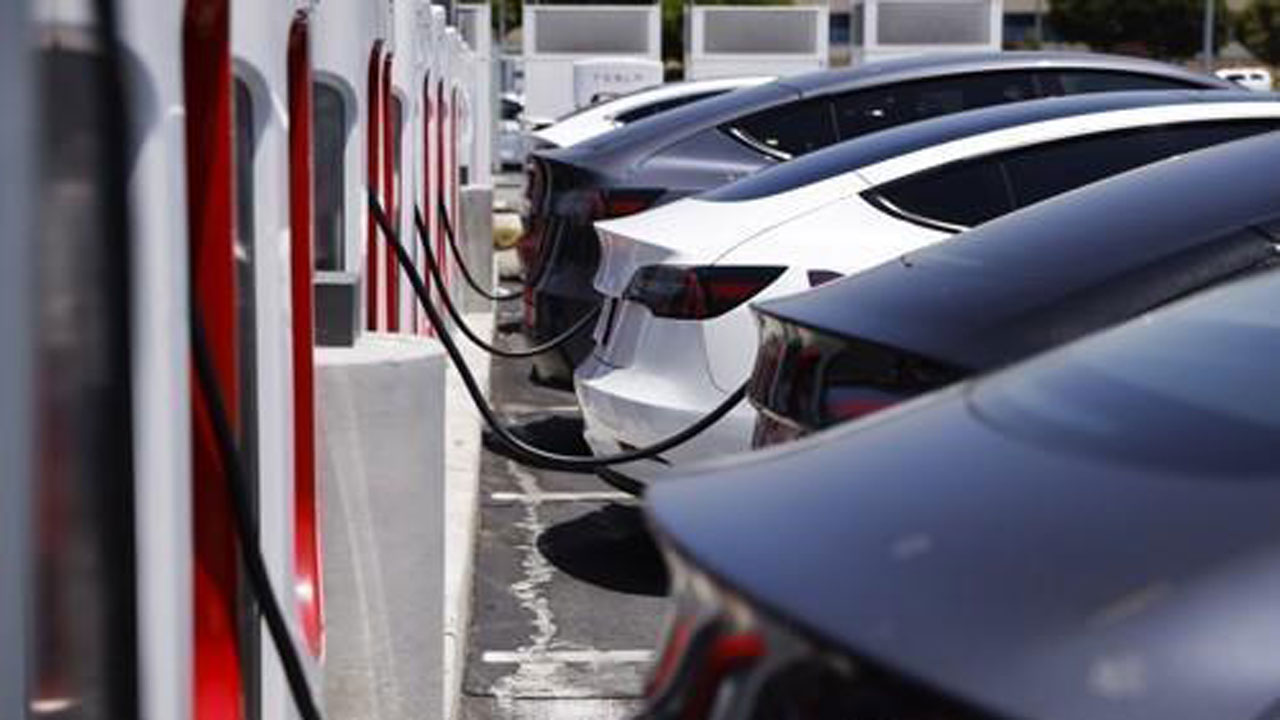 테슬라 2분기 차량 인도량 38만4천대‥2개 분기 연속 감소