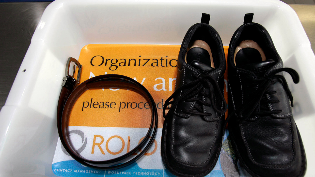 미국내 공항에서 앞으로 신발 신은 채 보안 검색 가능해져