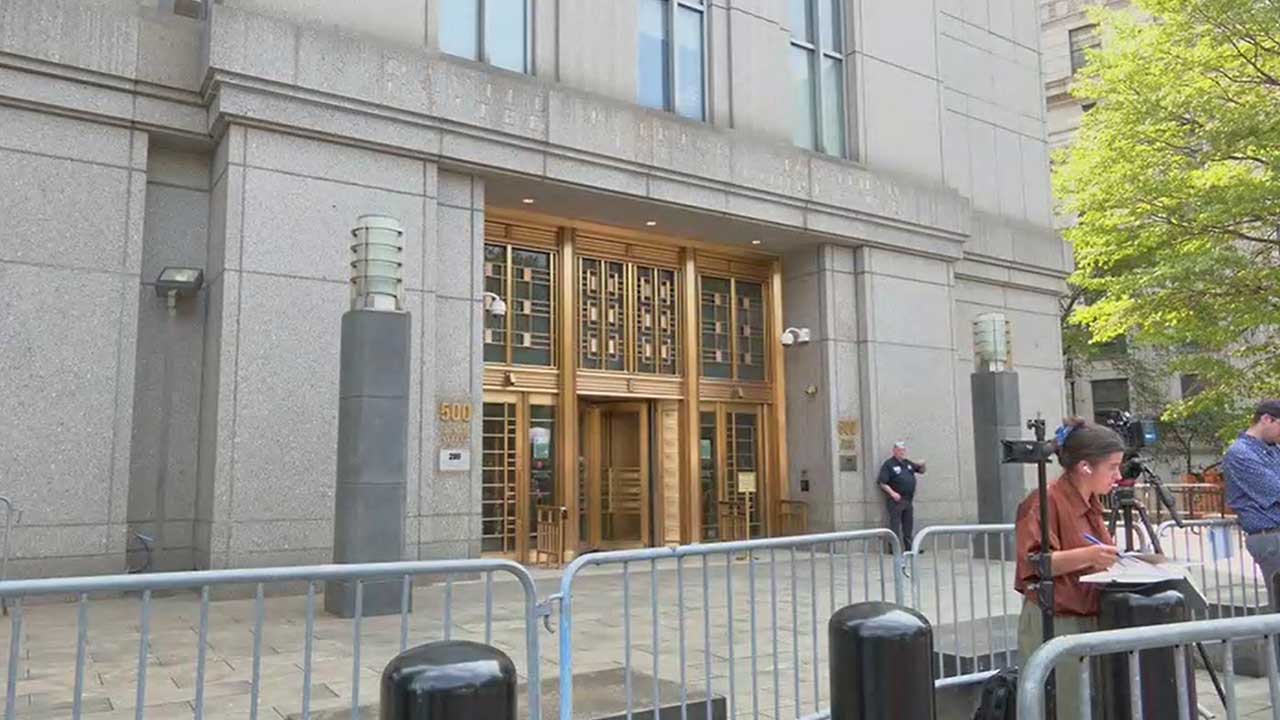 [단독] 뉴욕서 '기사 갑질' 피소 국정원 공사들‥합의금 물고 '쉬쉬' [World Now]